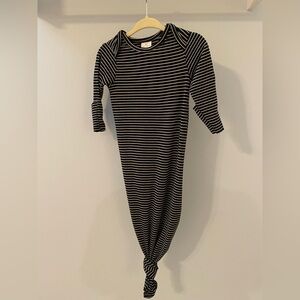 Knot sleep gown. Never worn & I have two available size is 0S for all